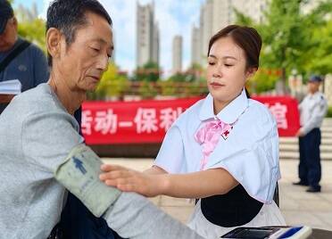 威海：用暖心服务 为业主打造精致美好家园