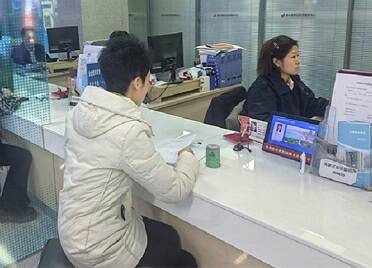 烟台高新区：“证照同换”高效办成 政务服务持续优化
