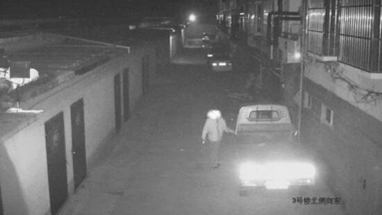 鄒平兩男子“拉車門”盜竊被抓獲