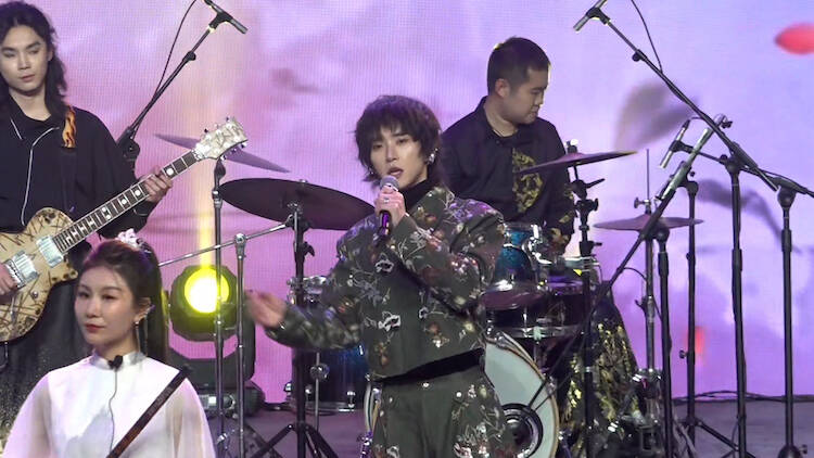 2025威海临港新年音乐会｜国风少年演绎歌曲《兰亭序》，适配度拉满！