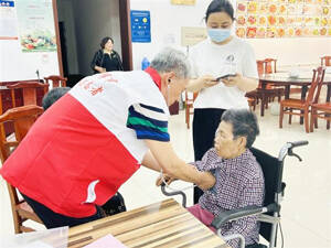 “银发力量”为志愿淄博增添暖色