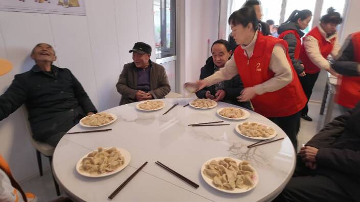 鄒平：粥到暖人心 愛滿臘八節