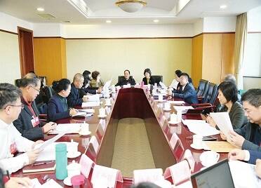 政协委员分组讨论政协工作报告和提案工作报告
