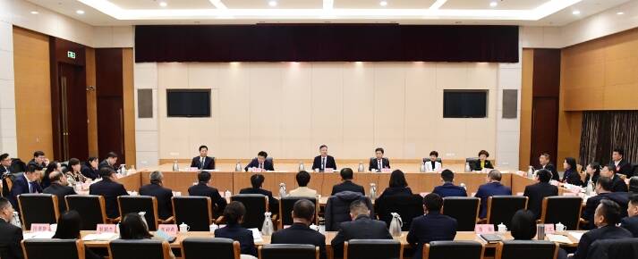 马晓磊参加淄博市政协十三届四次会议教育、体育、文艺界别联组讨论