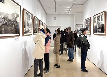 “回望——烟台稀见老照片展”在烟台市文化馆举行