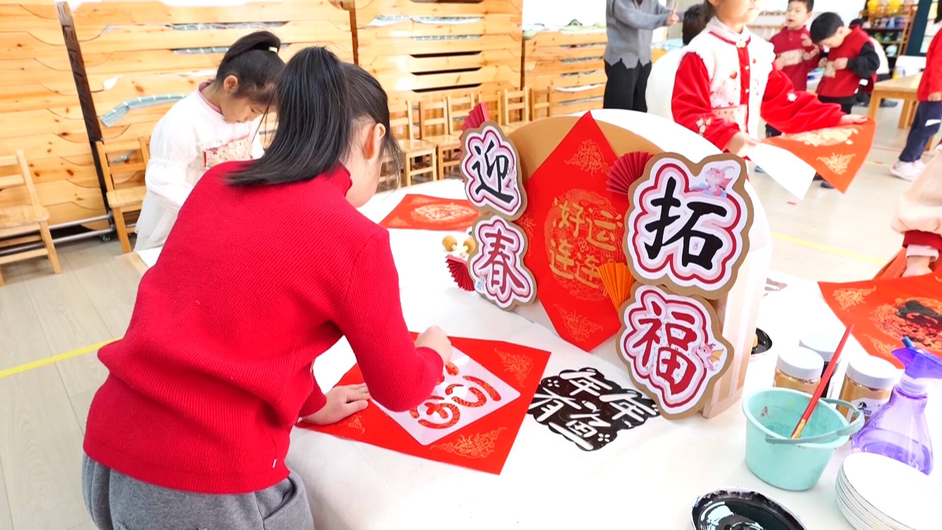 东营市东营区：庙会开到幼儿园 萌娃热闹迎新年
