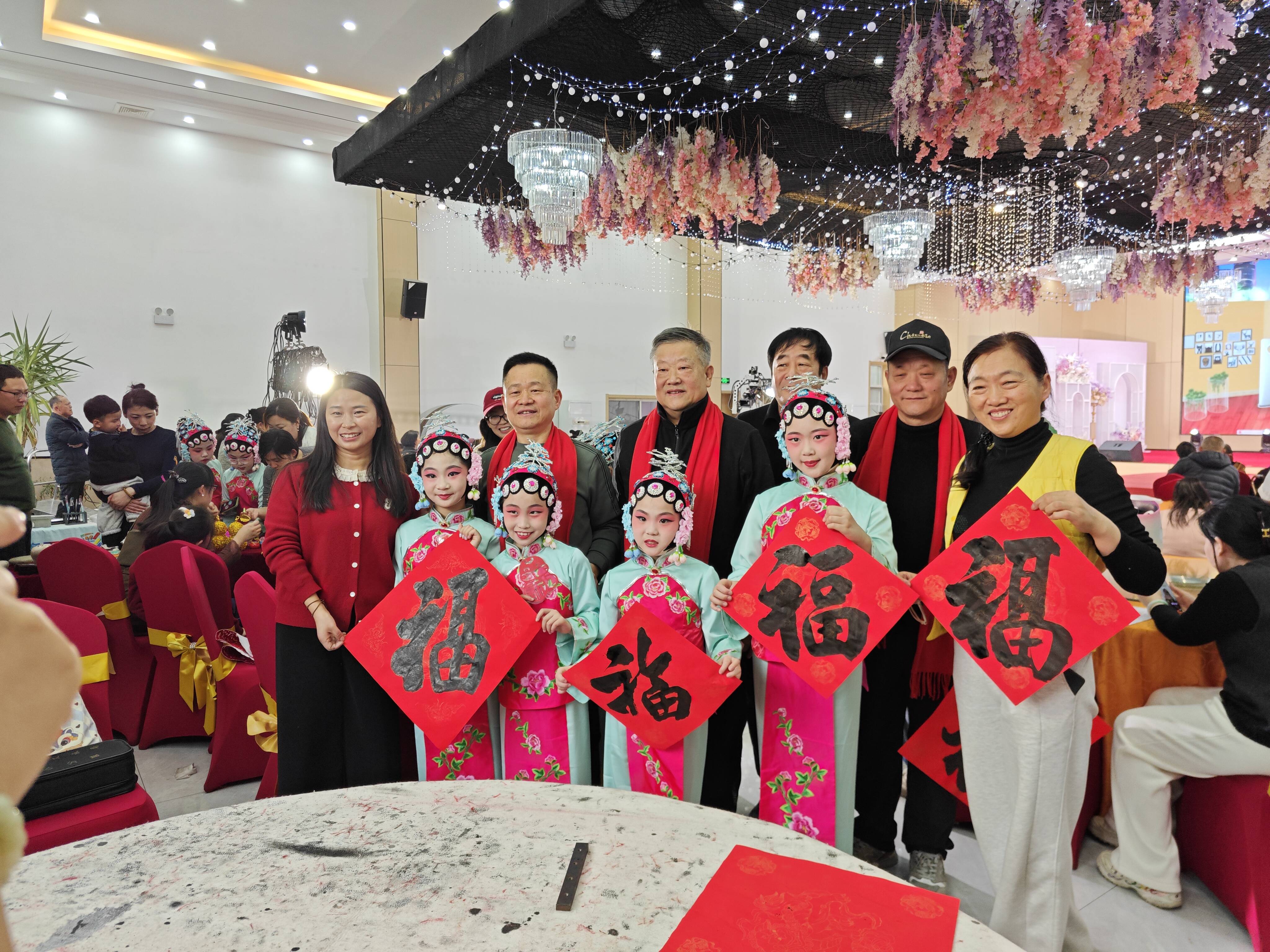 “村晚”开到幸福食堂里 泰山区岔河村热闹非凡