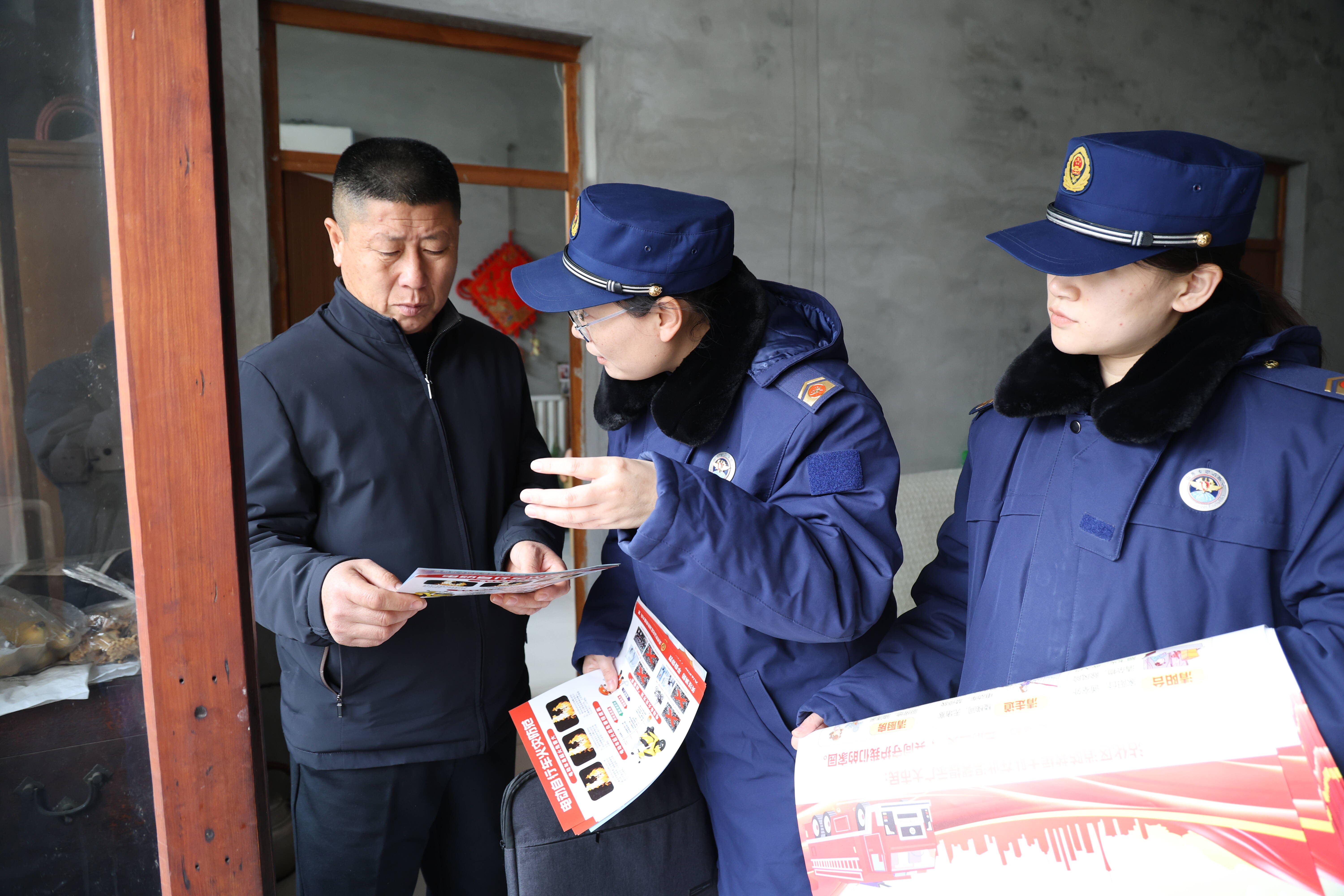 沾化消防：電動自行車防火宣傳進(jìn)村入戶 點(diǎn)亮居民住行“安全燈”