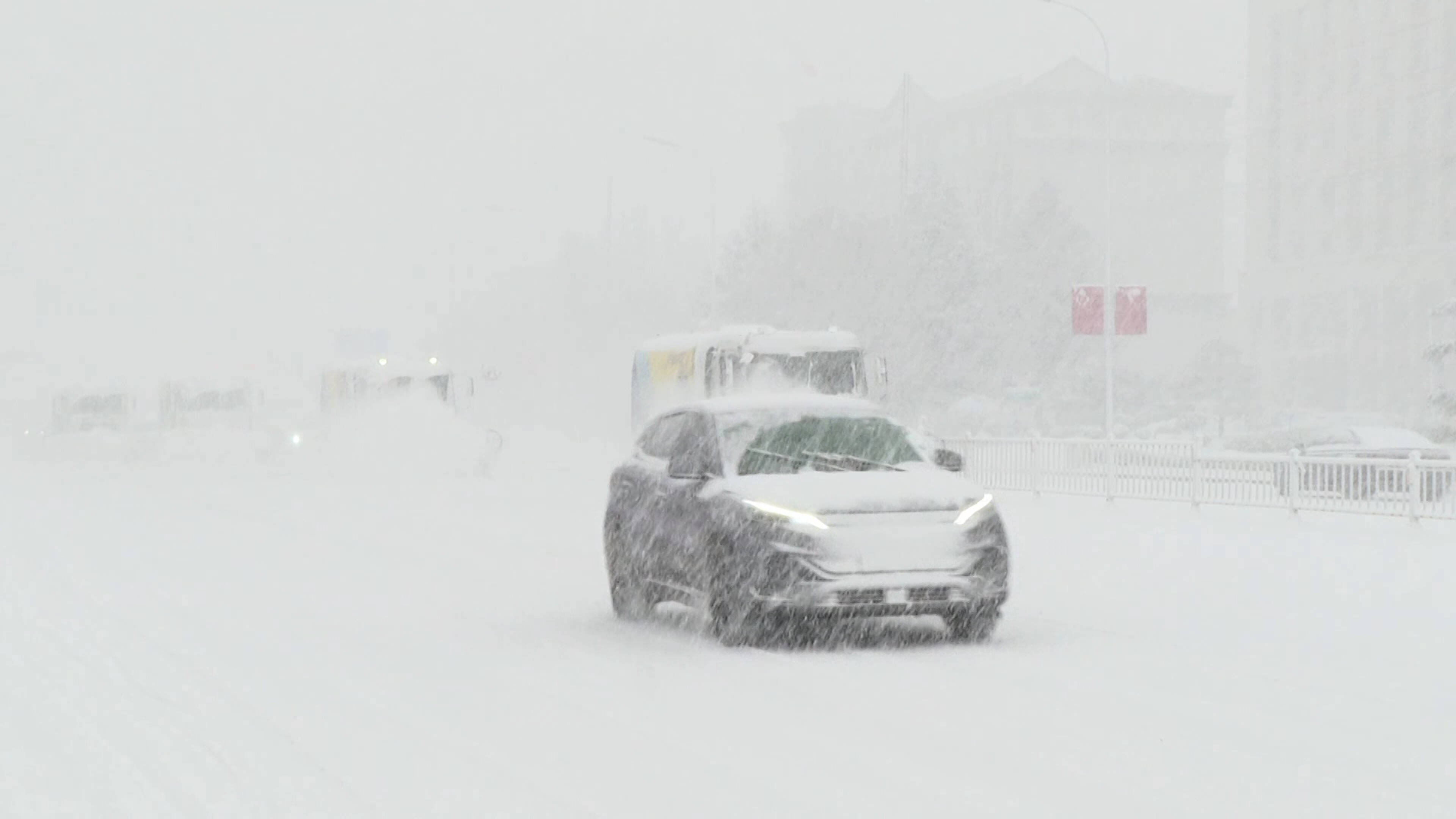 威海積雪達15厘米！山東省氣象臺：“雪窩子”局部仍有暴雪 將連下3天