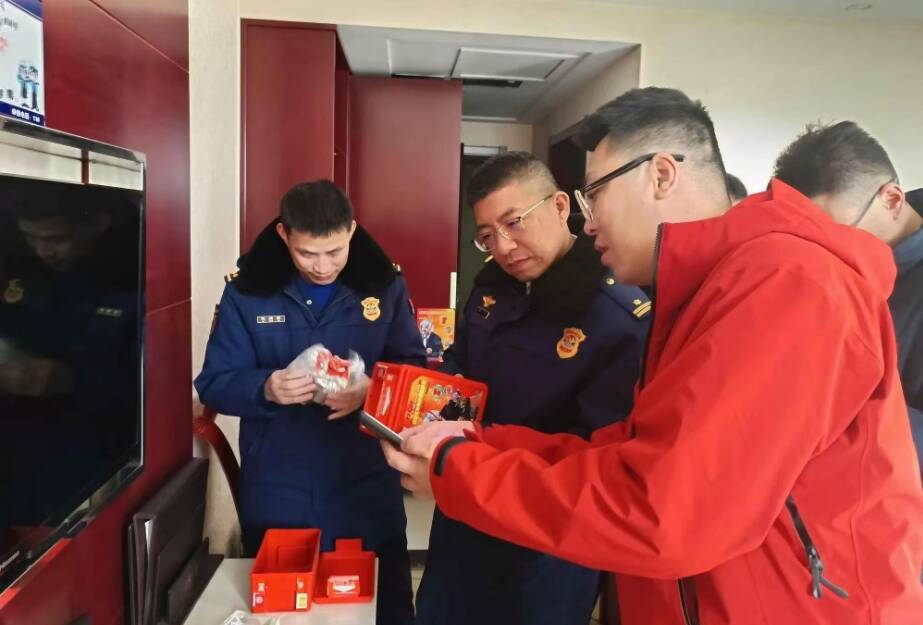 临沂沂河新区消防救援大队大队开展过滤式消防自救呼吸器专项检查和宣传工作