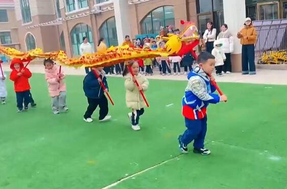 乳山市第二实验小学：传承民俗 共庆龙抬头
