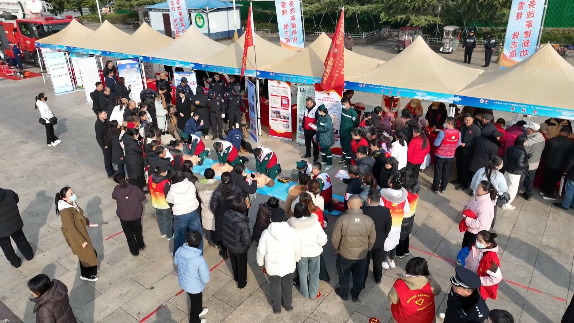【学雷锋纪念日】多彩志愿服务活动点亮枣庄临山广场
