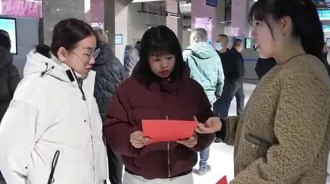 淄博“春风行动”女性专场招聘会暖心上线 弹性岗位吸引宝妈们当场签约