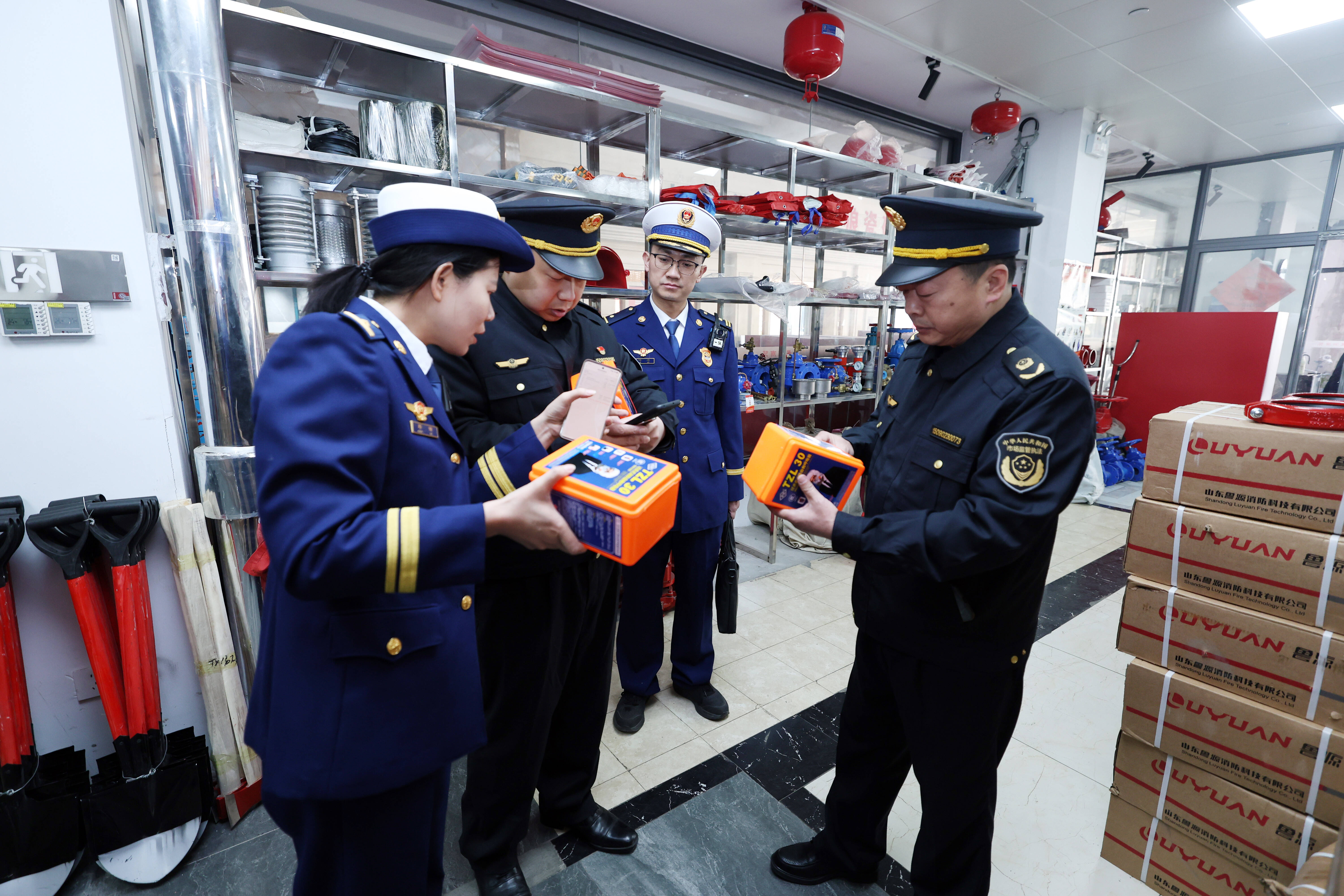 泰安消防联合市场监管 源头打击伪劣消防产品销售