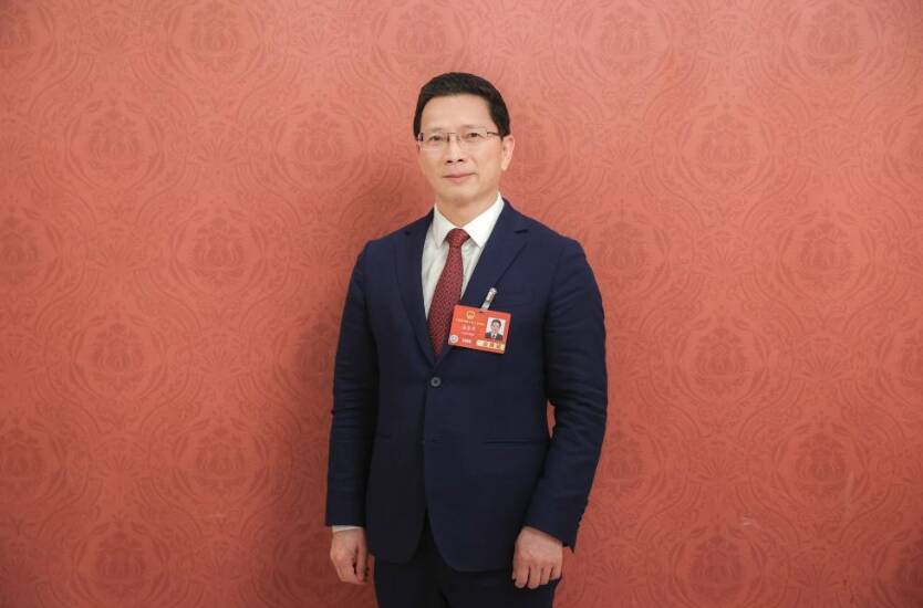 全国人大代表温金荣：奋力在绿色低碳高质量发展先行区建设上勇争先
