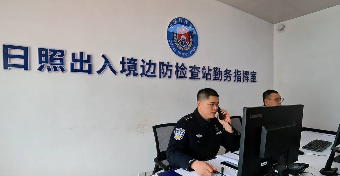 分秒必争！日照边检、海关联合救助患病外籍船员