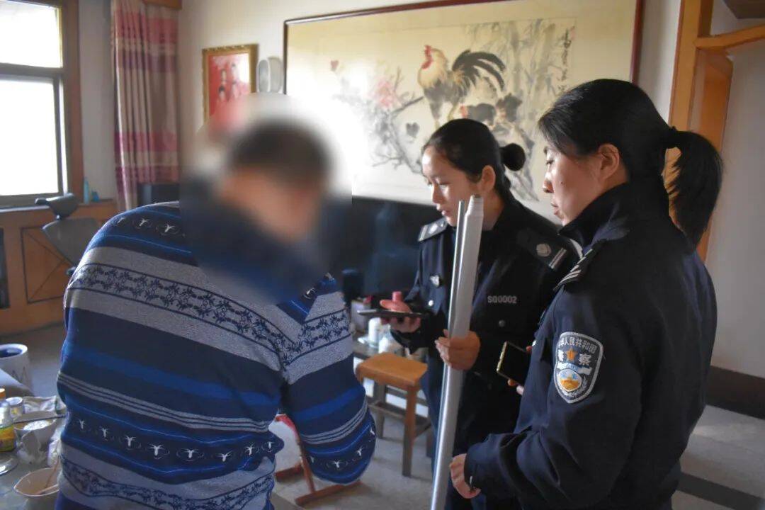 泰安：“移动户籍室”上门办 让服务更有温度