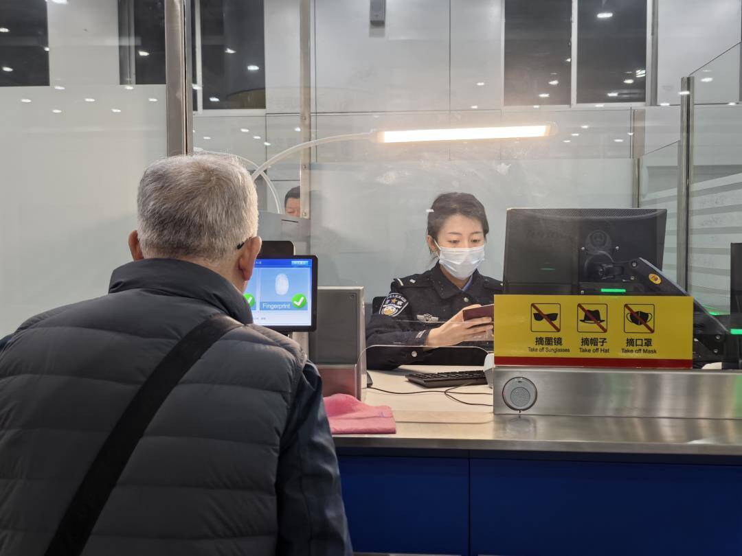 威海南海新区：植下绿色 树起文明