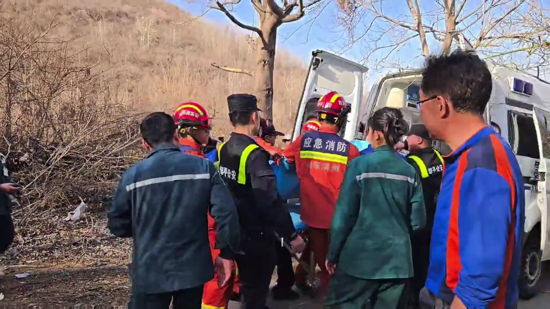 鄒平：外地游客中暑熱射病 消防醫護聯手救援