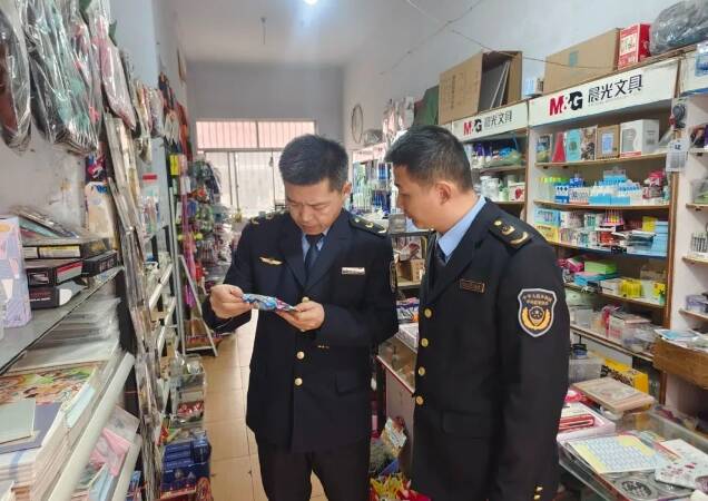 無棣縣市場監管局組織開展校園周邊食品安全“護苗行動”