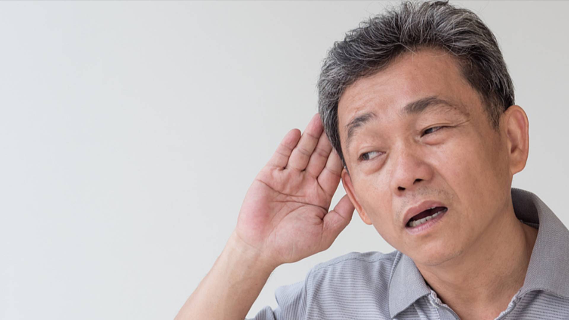 别以为老人耳背正常，这几个症状暗藏危机