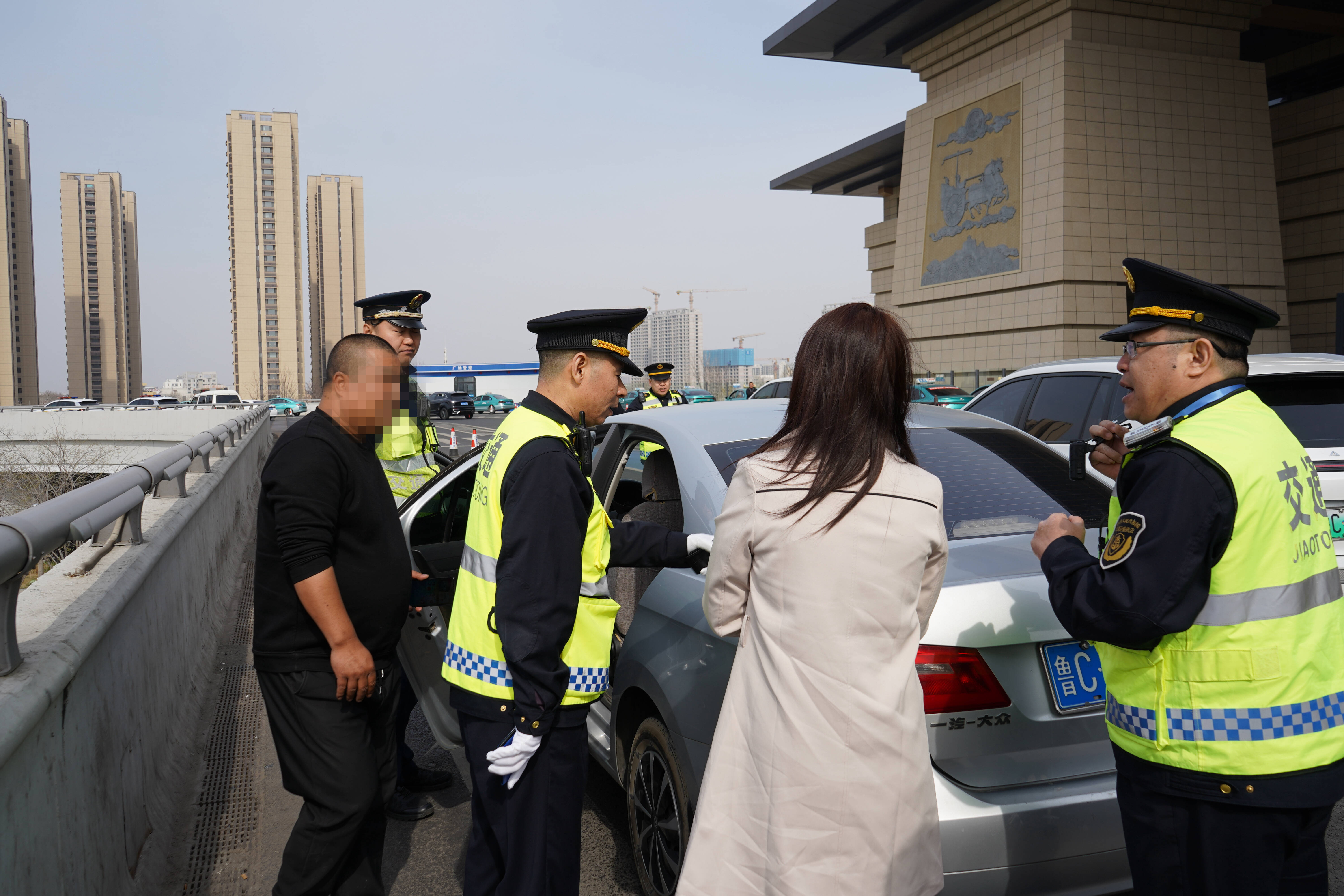 淄博交通执法“零容忍” 清明假期严打非法营运