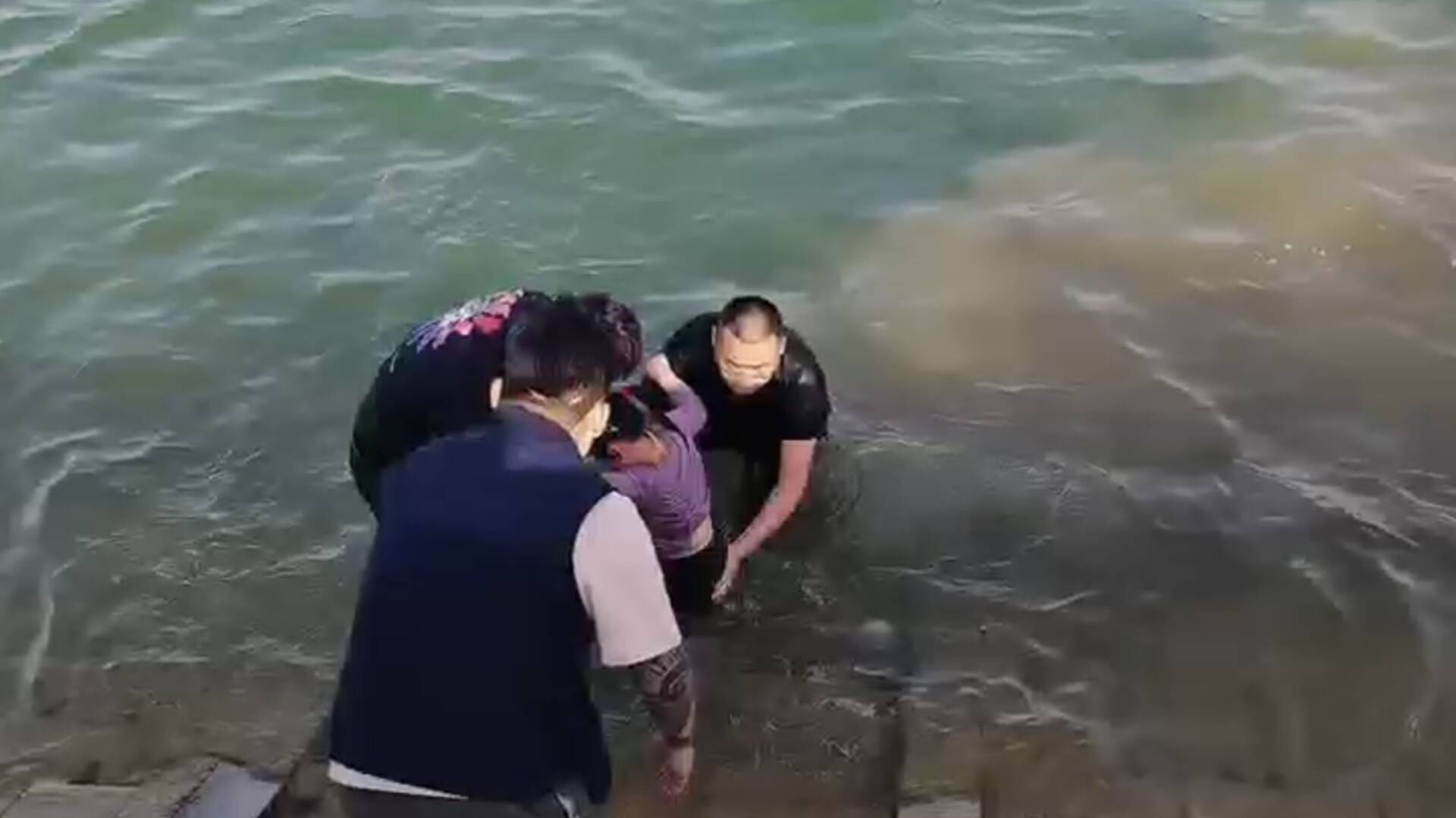 东阿小伙唐兴志勇救落水儿童！危急时刻纵身一跃秒变“超级英雄”