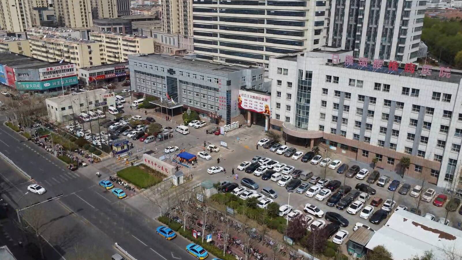 日照：医院推出免费代泊车服务 破解就医“停车难”