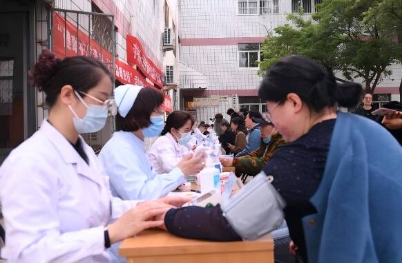 济宁市第一人民医院走进曲阜师范大学开展大型义诊活动