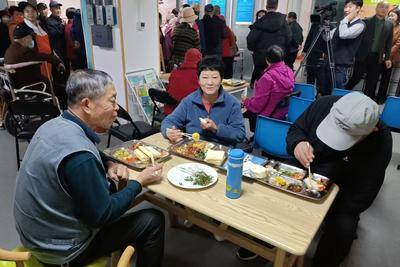 37项基本养老服务项目构建全场景适老服务体系，青岛公布这一清单