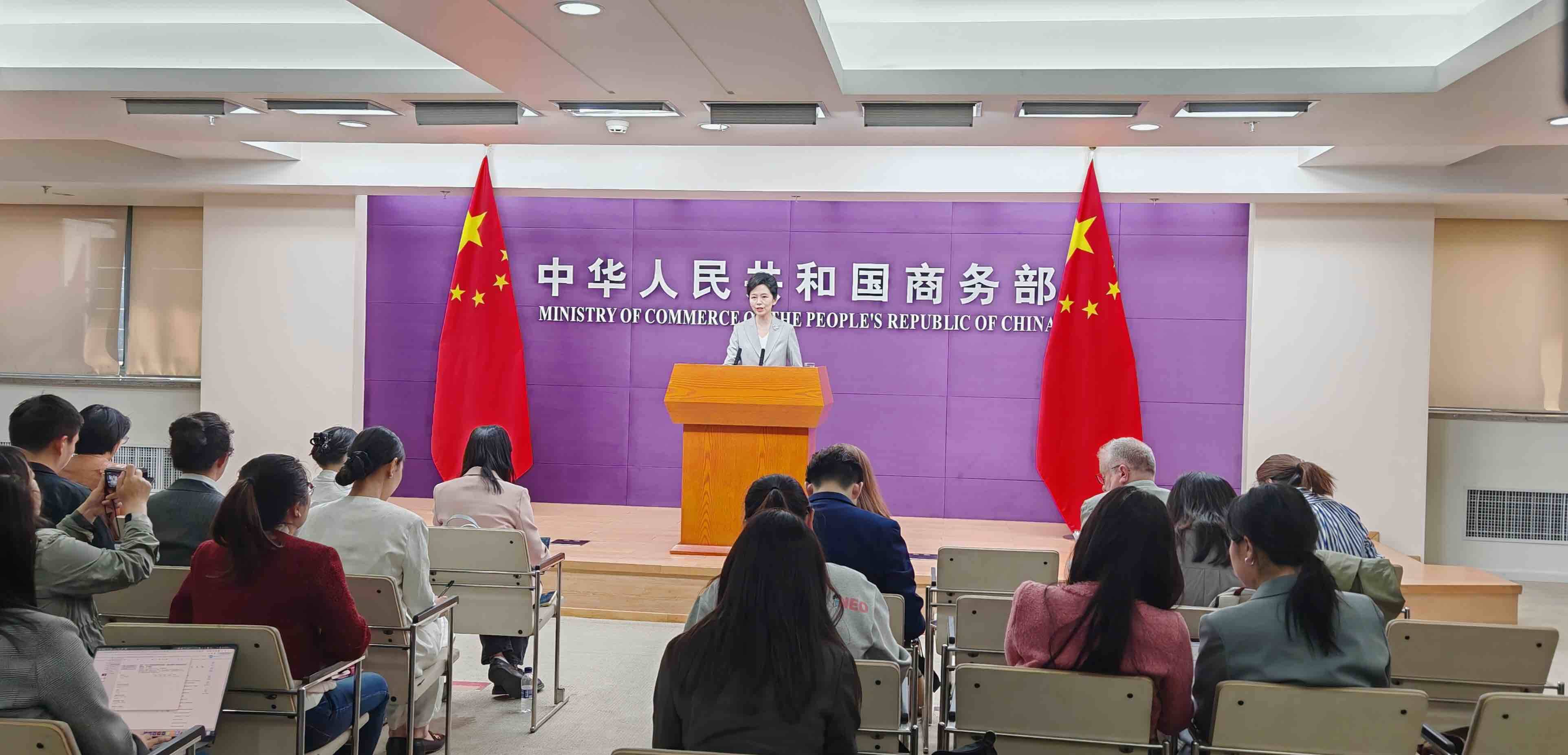 2025年一季度我國社會消費品零售總額12.5萬億元 增速比上年全年加快1.1個百分點