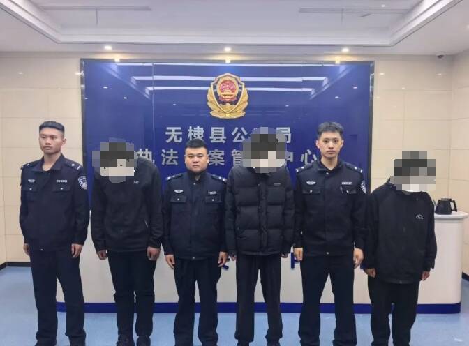 3人涉嫌非法改裝二輪摩托車 巡邏民警果斷控制