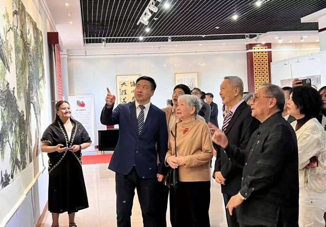 菲律宾驻华大使吉米一行访问德州