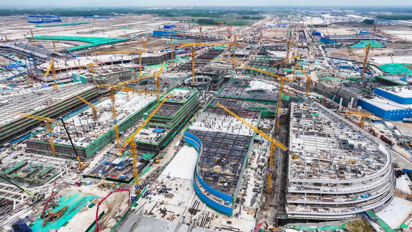 济南机场二期改扩建工程：“五一”建设不打烊 奋力跑出加速度