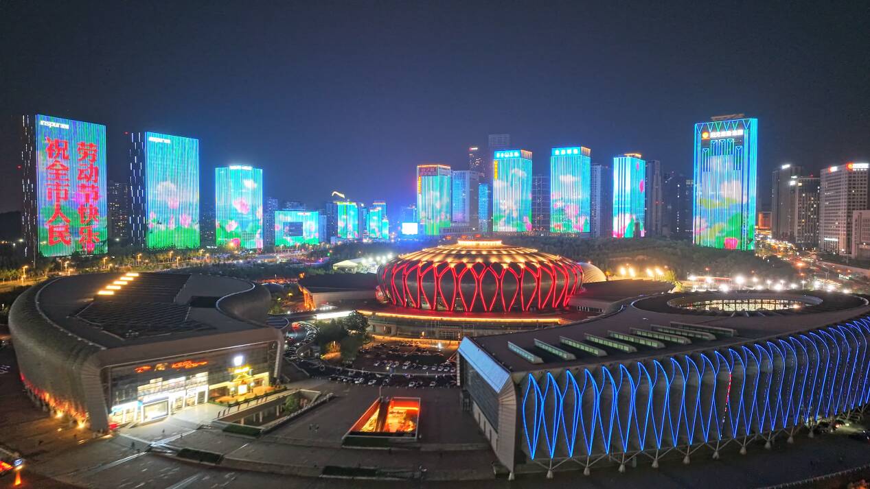 济南高新区：璀璨夜光不打烊 “温暖城管”守护“城市之光”