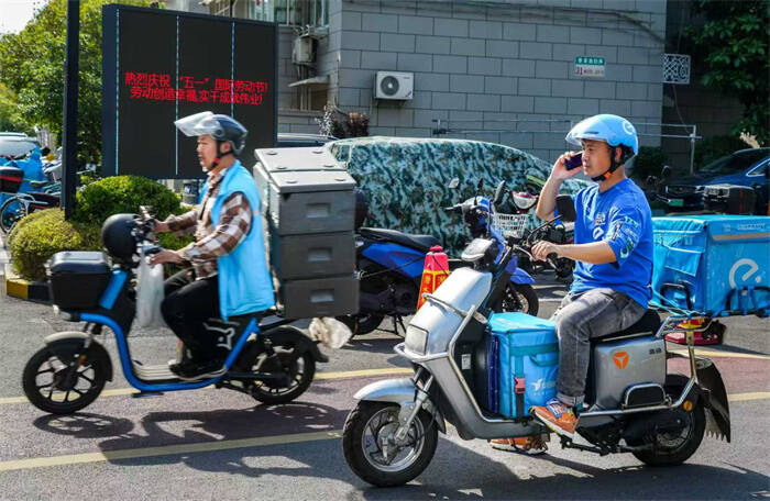 “跑单王”当选全国劳动模范！新泰籍外卖骑手7年送餐10万单，零事故、无差评、无投诉