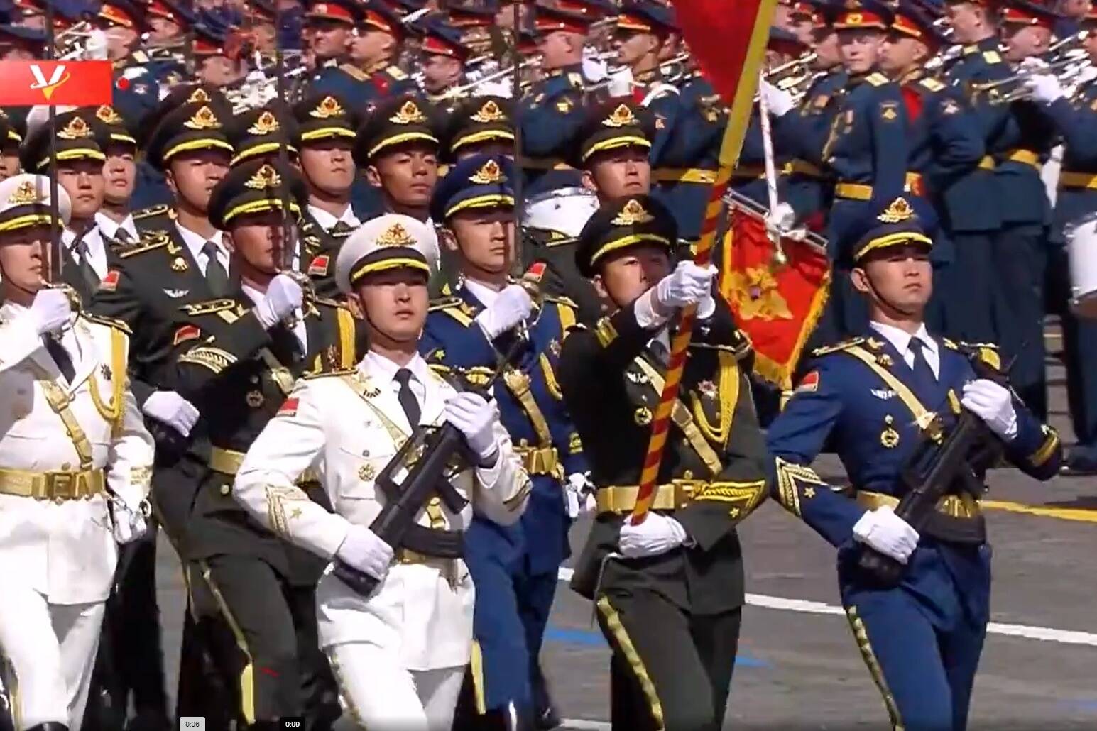 視頻丨習近平向中國人民解放軍儀仗隊致意