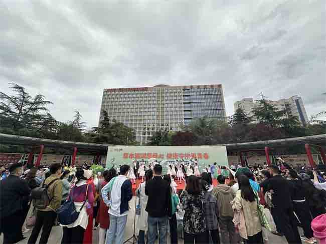 濟南槐蔭區母親節大型義診活動溫情開啟