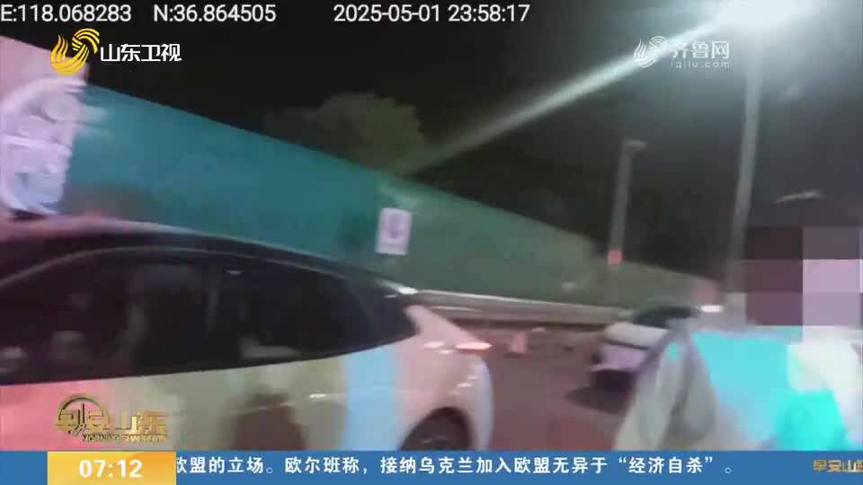 极狐新能源汽车撞人事件 7ca726e46af749b2ba0298dadd69b6c4.png