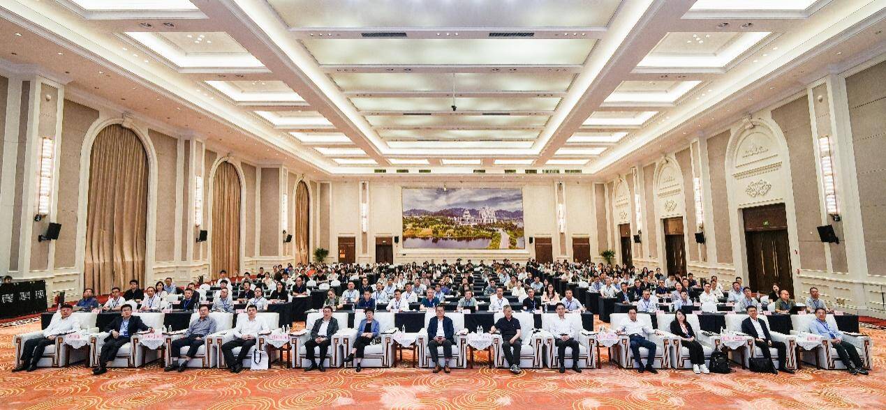 数企联动谋发展  融合致远见真章——中国工业与应用数学学会第五届数学促进企业创新发展论坛在济南开幕