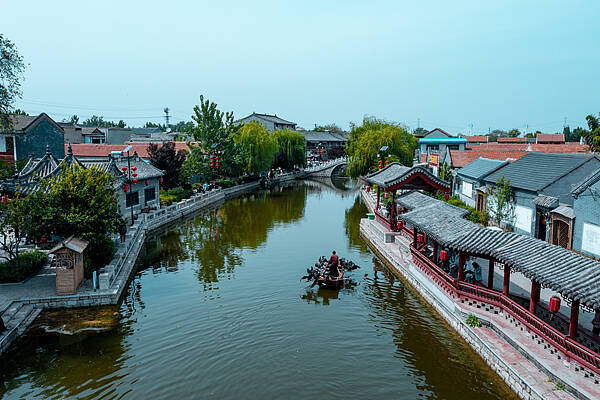 “跟着微短剧游齐鲁”：把影视“流量”转化成文旅“留量”