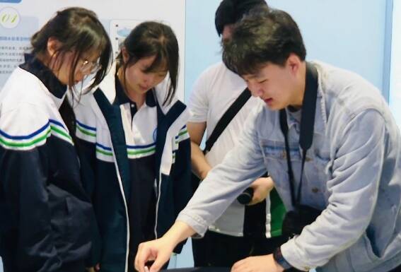 科技活动周 来威海南海体验科技魅力