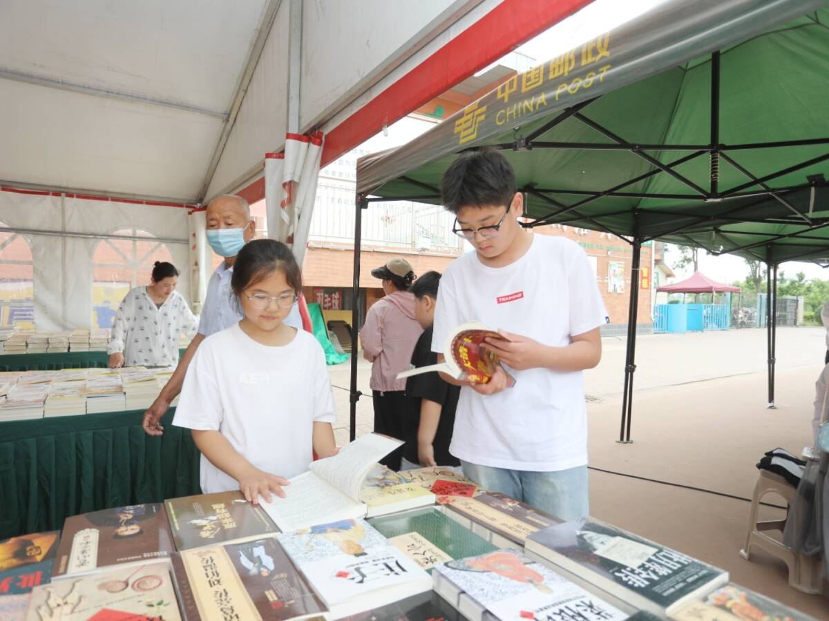“書香陽信·閱見美好”圖書巡展活動啟動