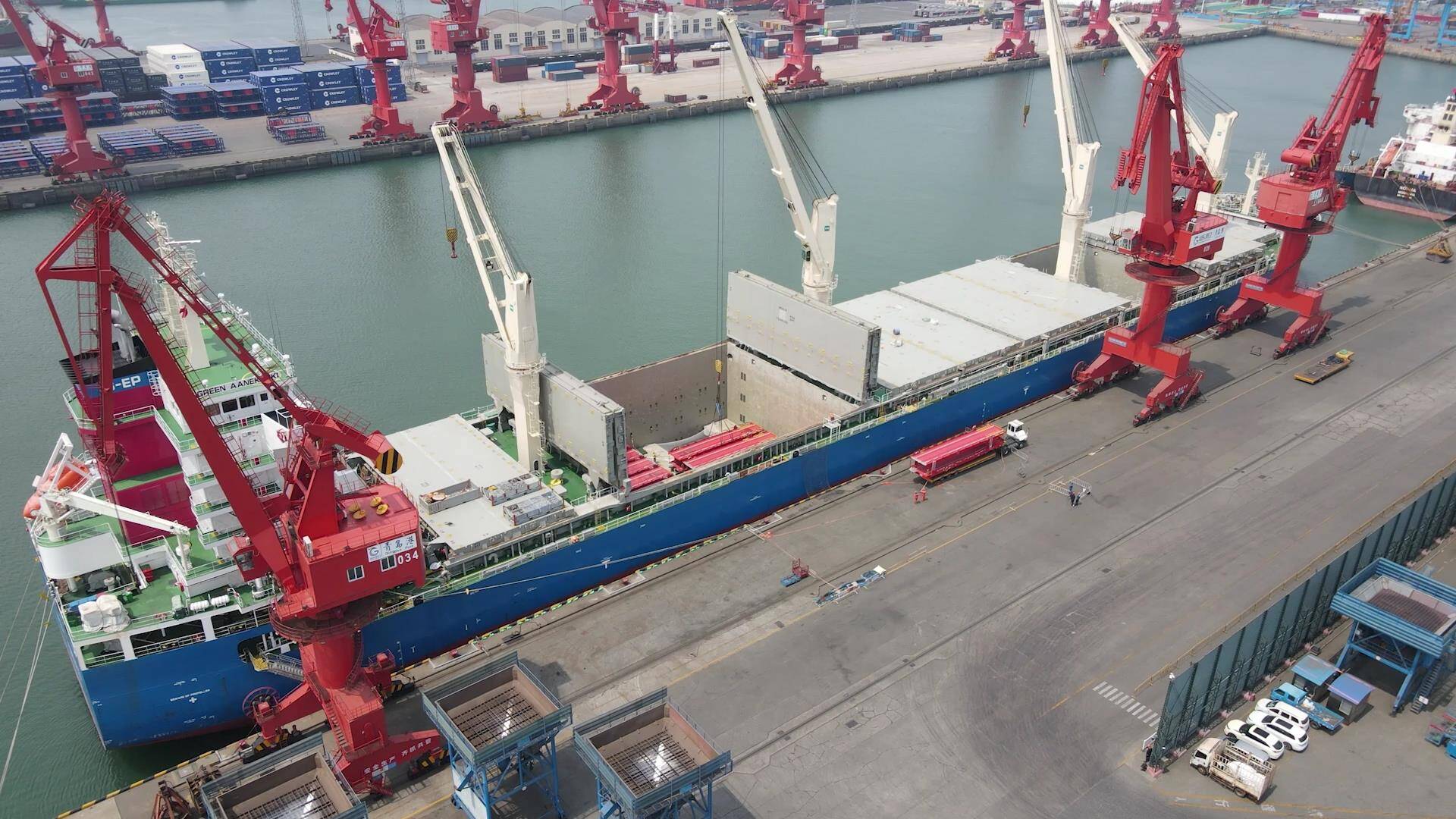 山东港口青岛港：出口车业务量猛增 “智”造出海正当时