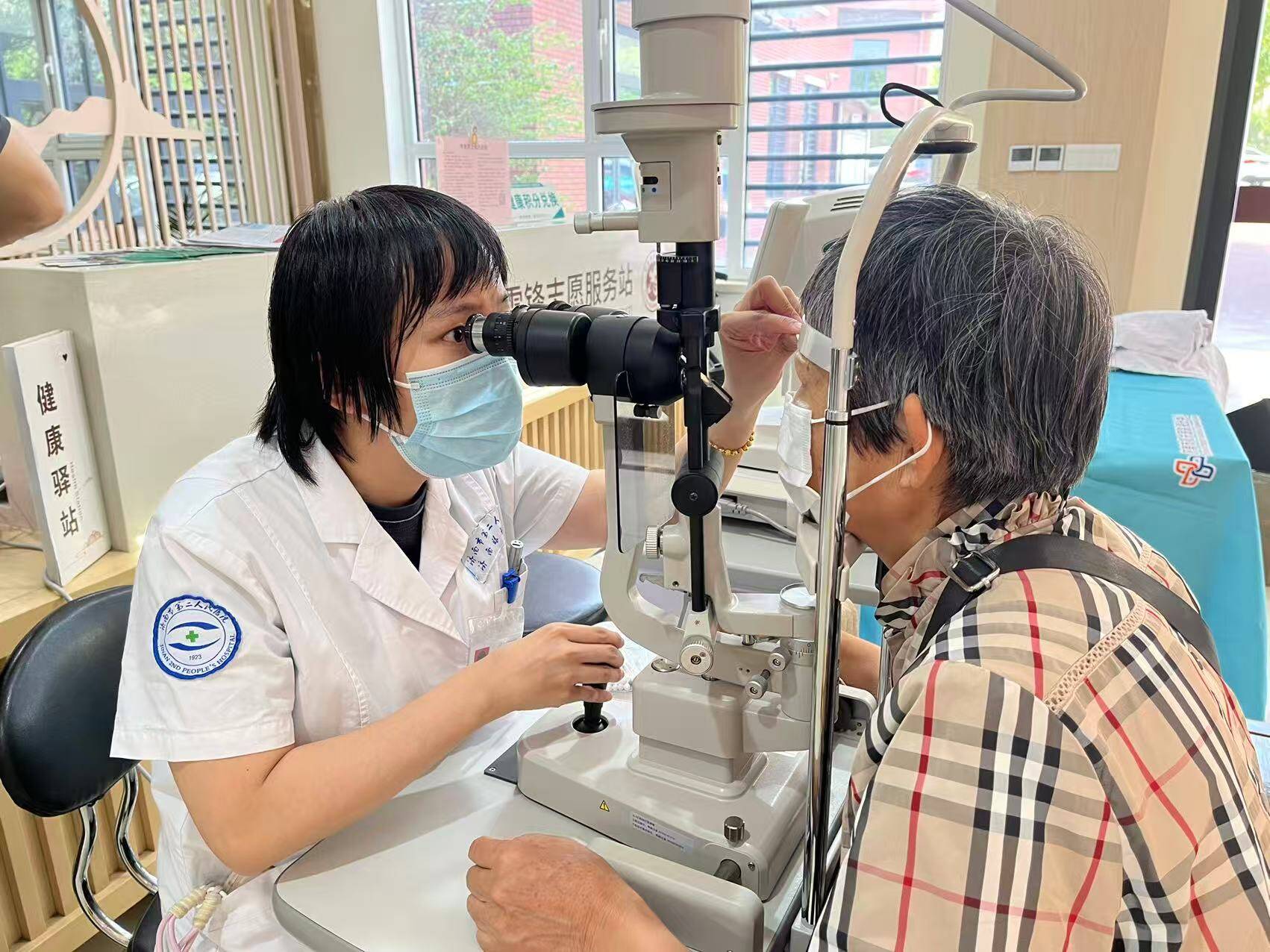 全国“爱眼日”系列活动 | 济南市眼科医院携手济南市机关医院开展眼科义诊活动