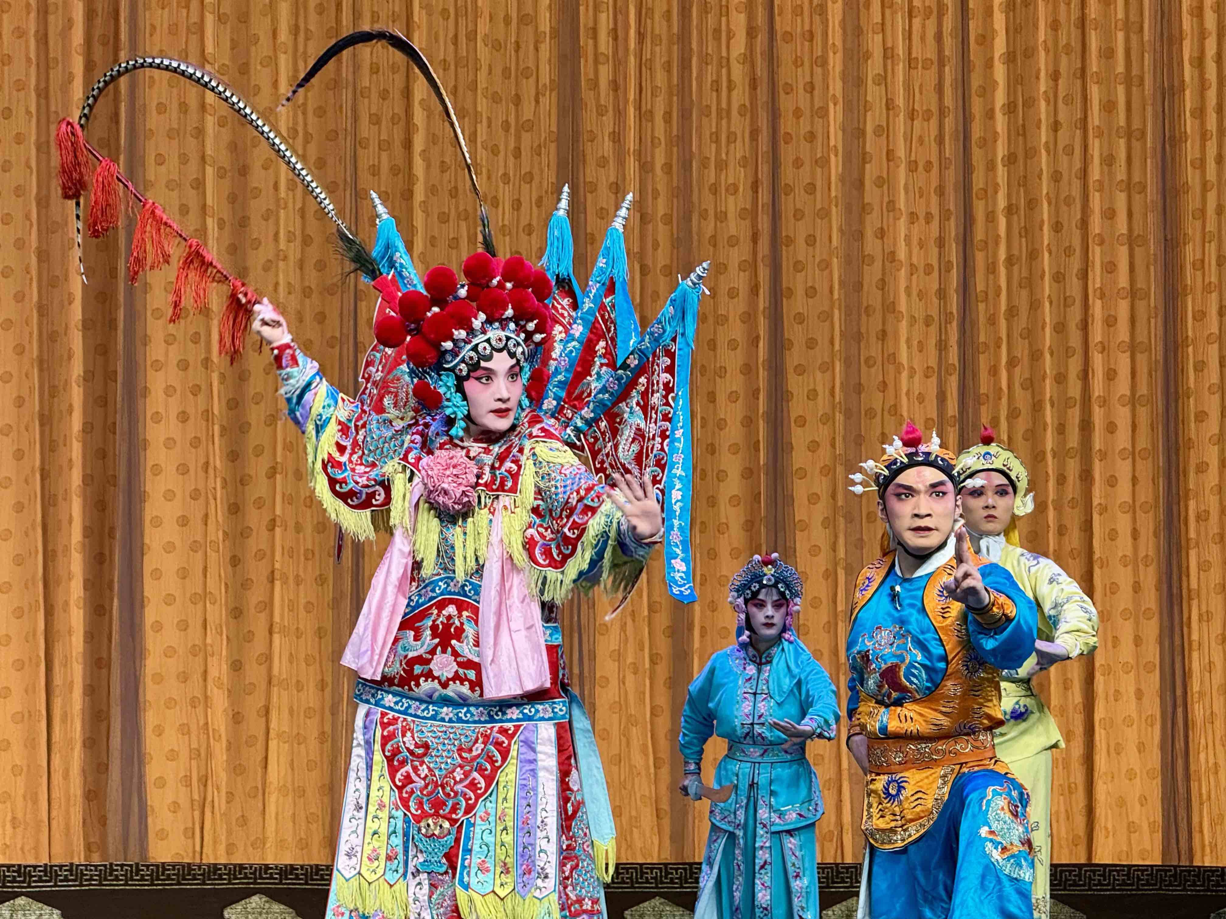 第32屆中國戲劇梅花獎得主尹春媛折子戲?qū)鰠R報演出成功舉辦