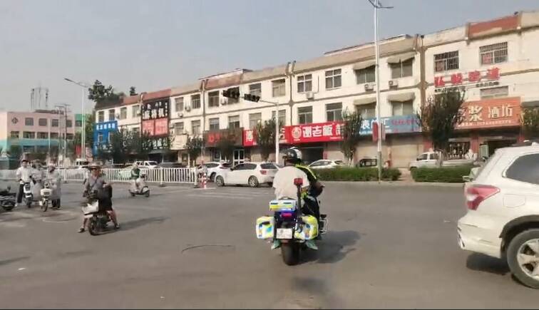 高考考生走错考点 临清交警紧急护送助力其顺利参考