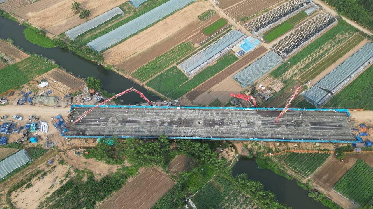 潍宿高铁临沂段首个连续梁成功浇筑