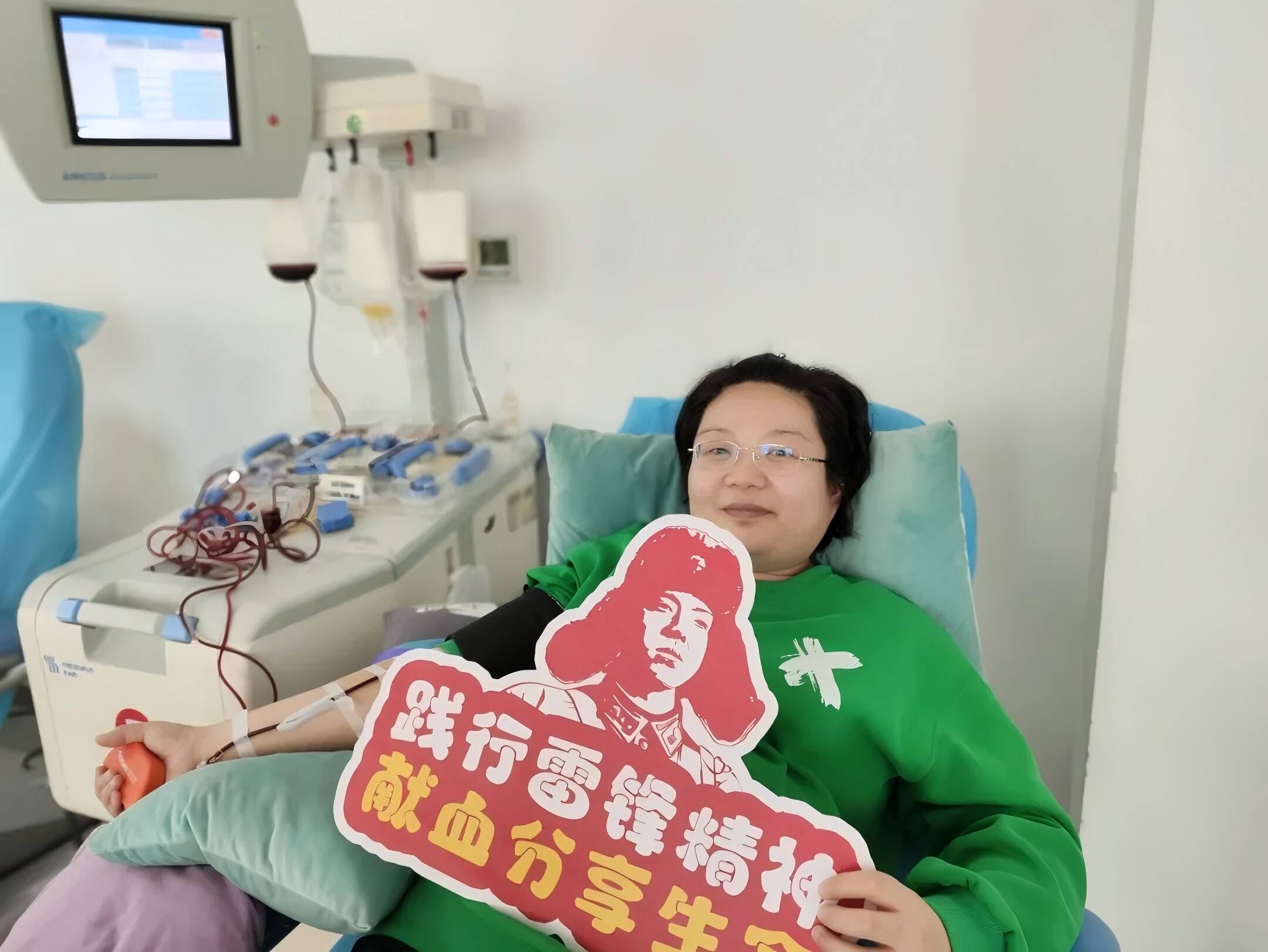 22年獻(xiàn)血7100毫升，點(diǎn)贊濱醫(yī)這位“獻(xiàn)血達(dá)人”