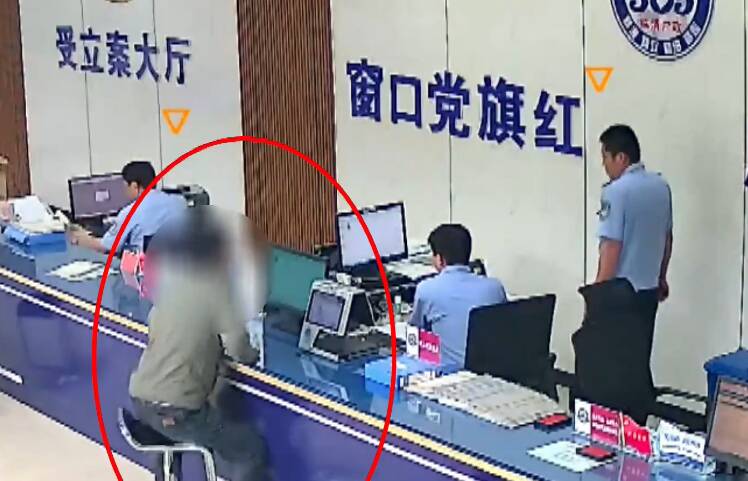 新警老警默契“過(guò)招” 臨清警方戶籍窗口智擒在逃人員